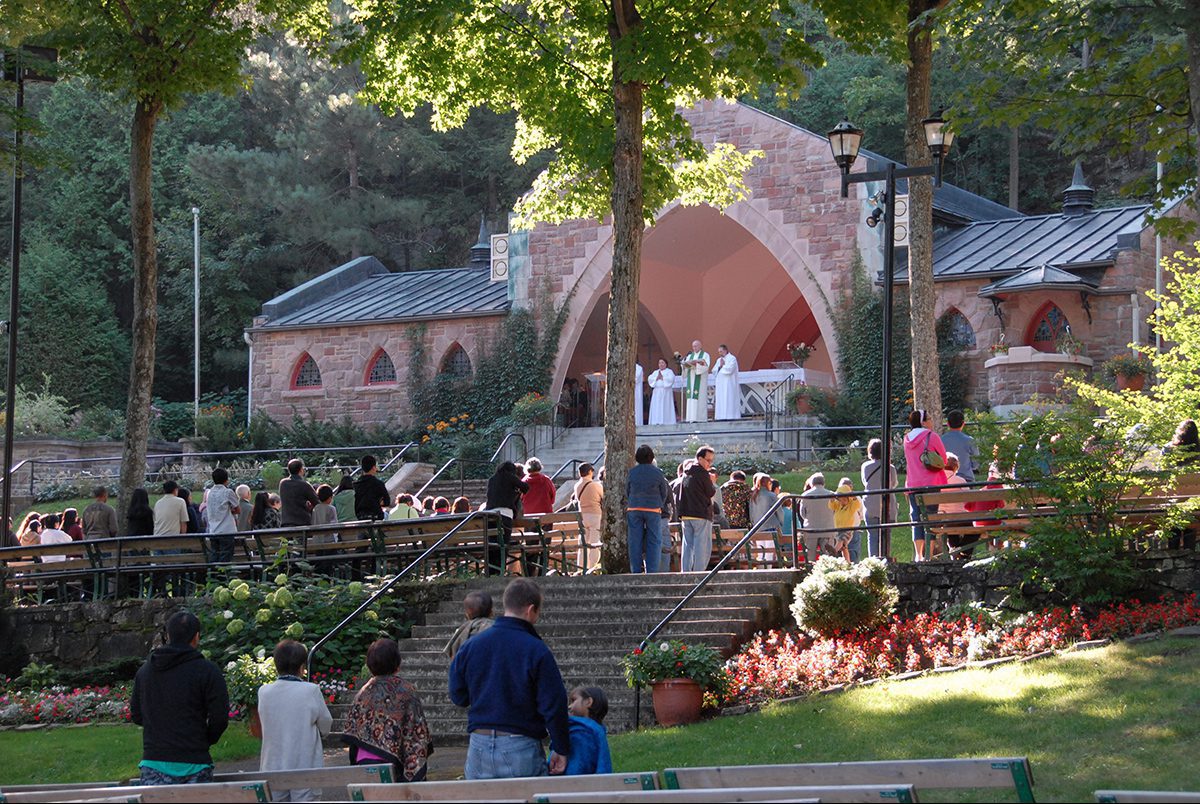 Sanctuaire Notre-Dame-de-Lourdes de Rigaud, Québec, au Canada