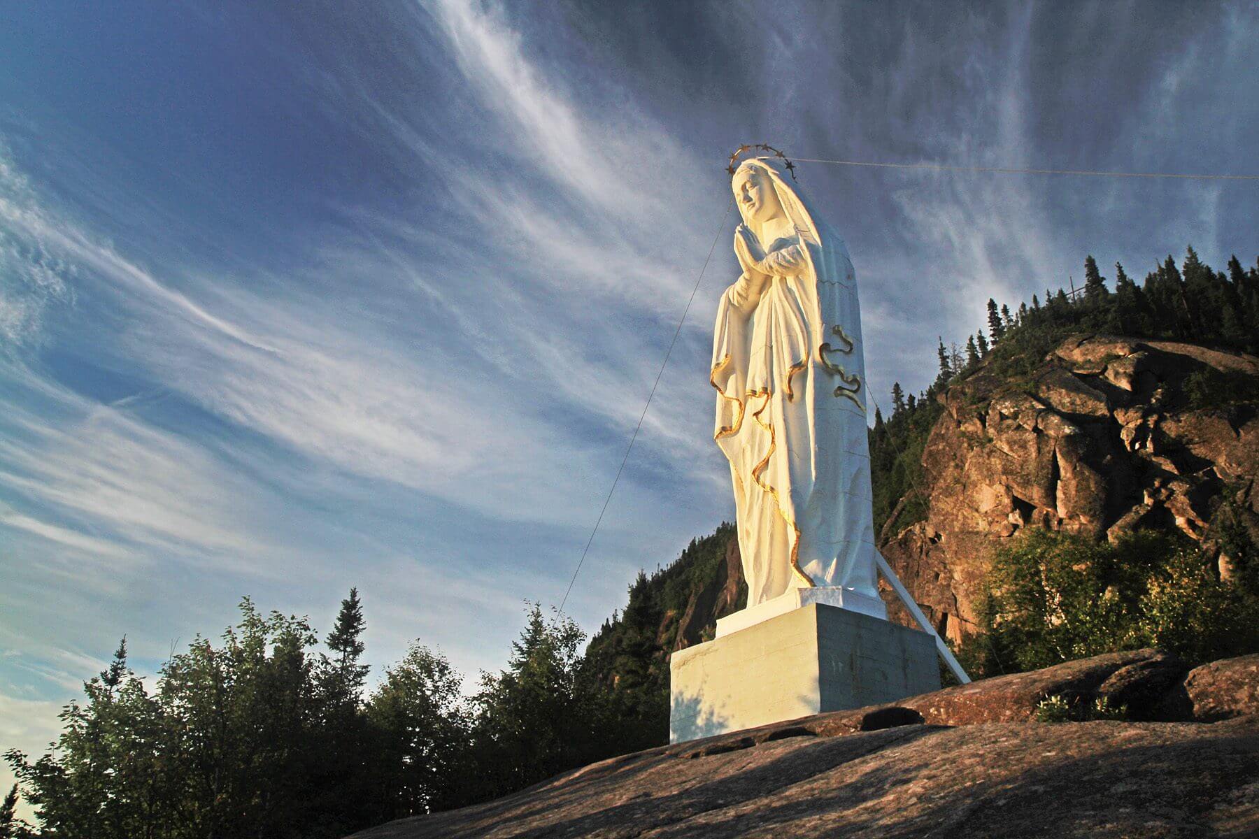 Vierge Cap Trinité sur le Sentier Notre-Dame